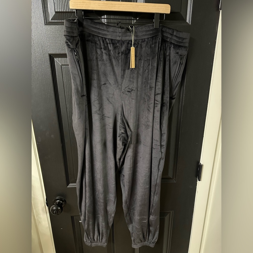 SKIMS Soot Velour Joggers